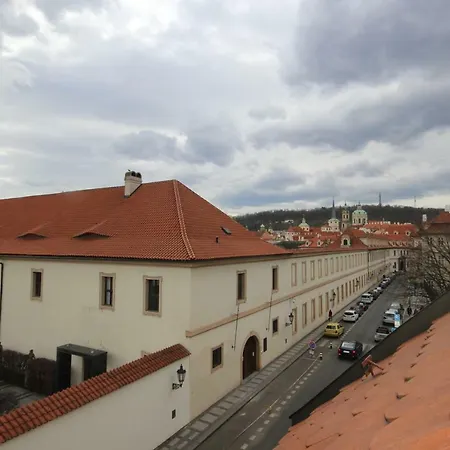 Castle View With Air Conditioning Apartment *