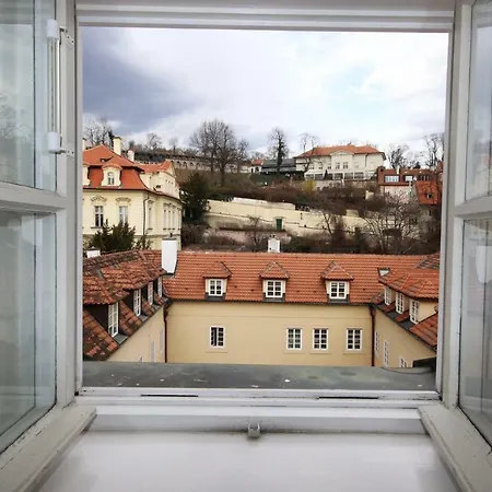 Castle View With Air Conditioning Apartment