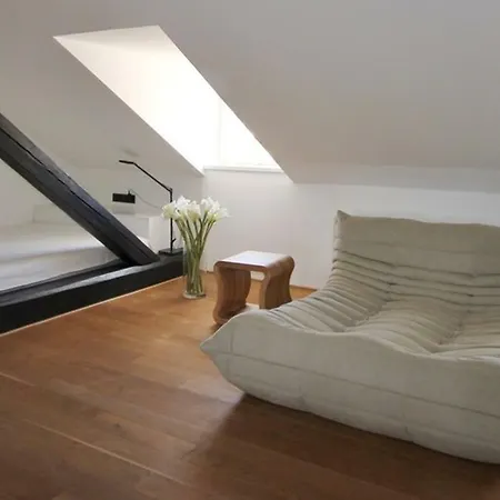 Castle View With Air Conditioning Apartament *